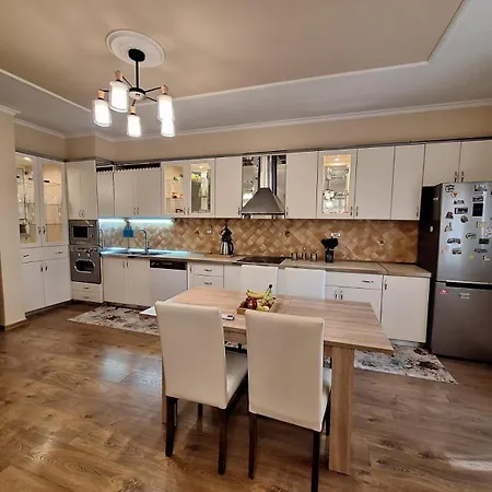 Alb Apartment *